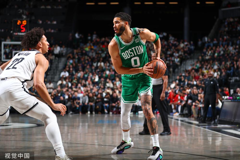 他追求着自 他追求着自